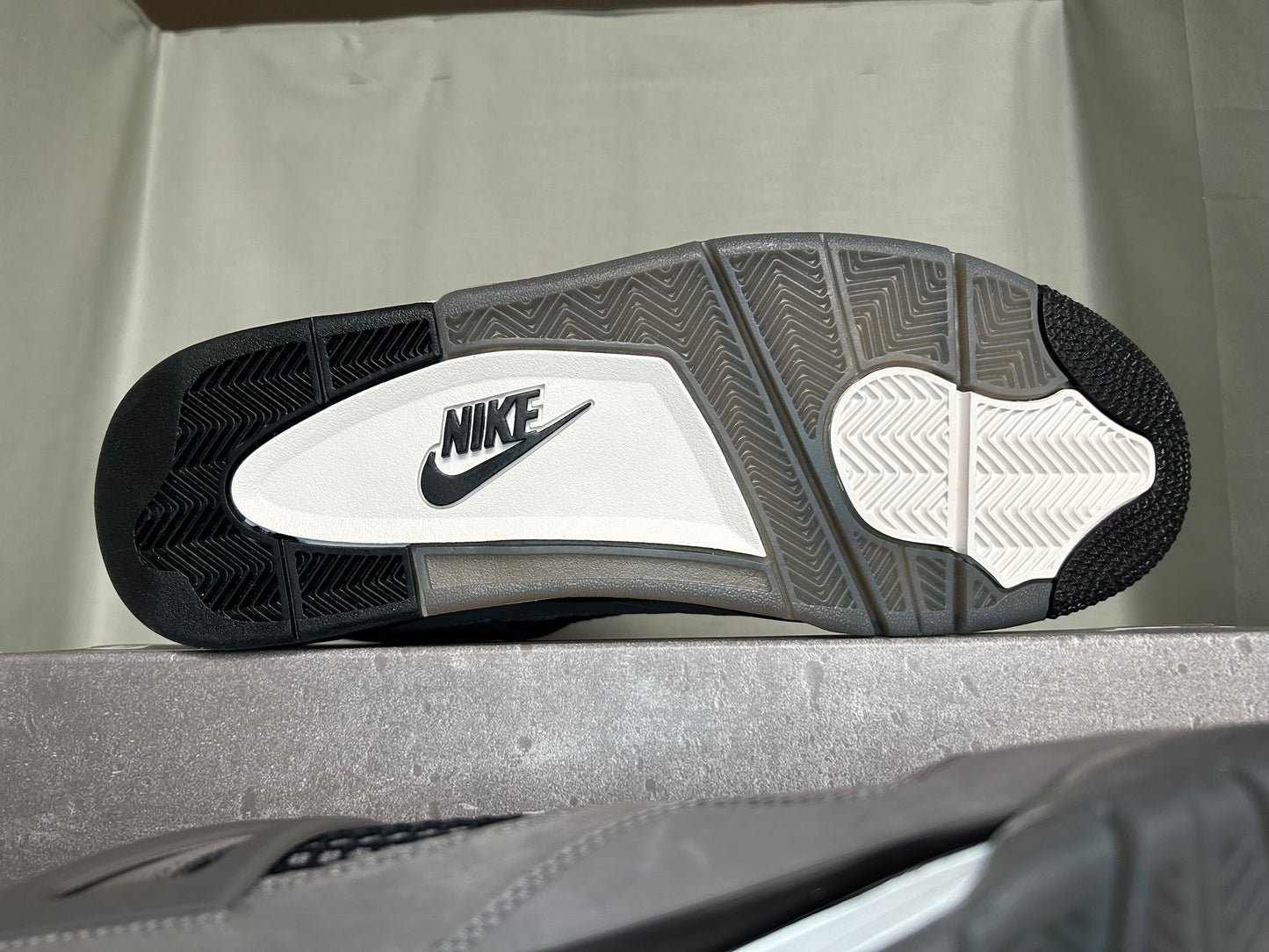 Air Jordan 4 Retro Cave Stone Men's Basketball Performance Shoe Size 12 No Lid